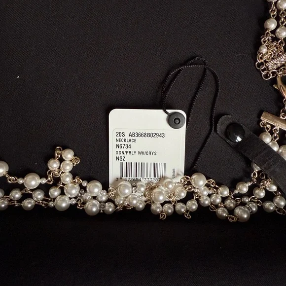 CHANEL Gold and Pearl triple Strand Necklace - Picture 3 of 7